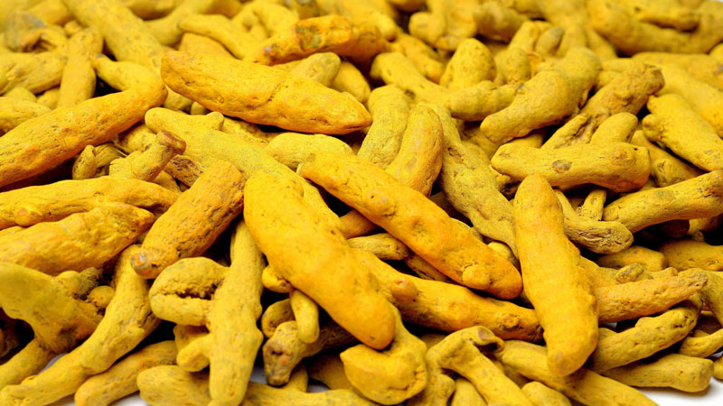 turmeric-fingers